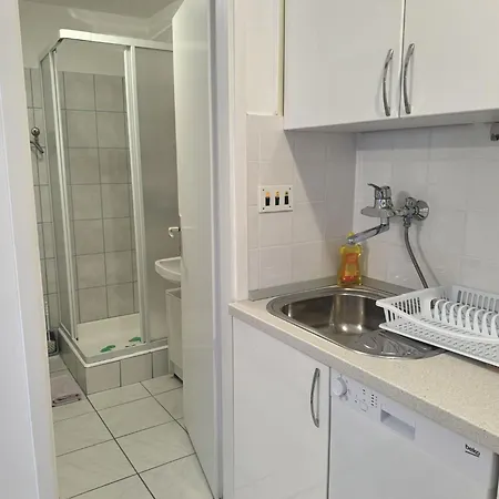 Apartman And Makaj Basina