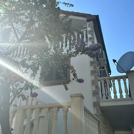 And Makaj Apartman Basina