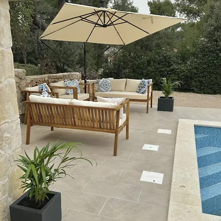 Apts&rooms Makaj - 80m From