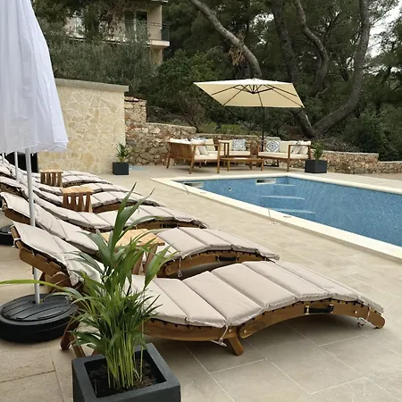 Apts&rooms Makaj - 80m From