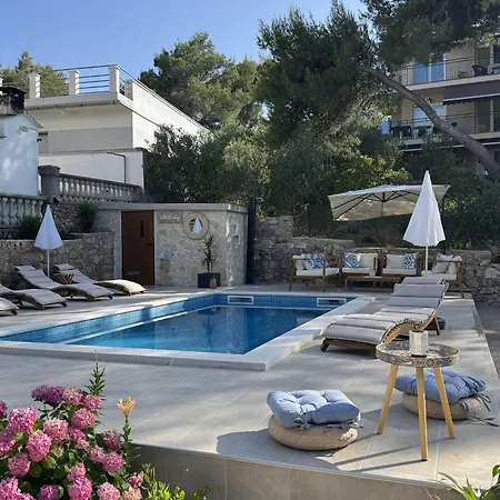 Apts&rooms Makaj - 80m From
