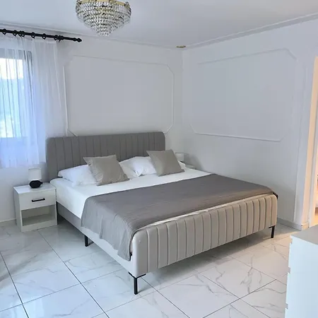 Apartmán And Makaj *
